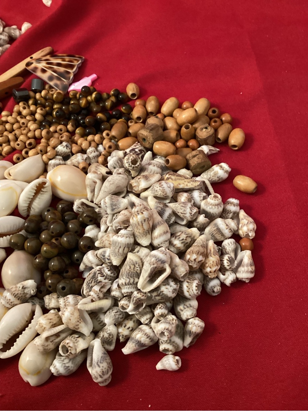 219 grams of assorted beads for jewelry making - Picture 2 of 7